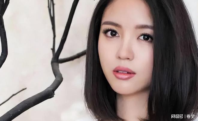 豪门怀孕6个月上春晚站C位真人生赢家AG真人游戏地址艳压奚梦瑶拒嫁30亿(图19)